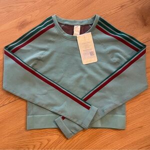 Set: Fabletics Green and Red Crewneck and Leggings